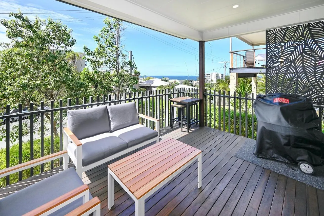 Spacious New 2 Bedroom Kings Beach Townhouse Zf2 Caloundra